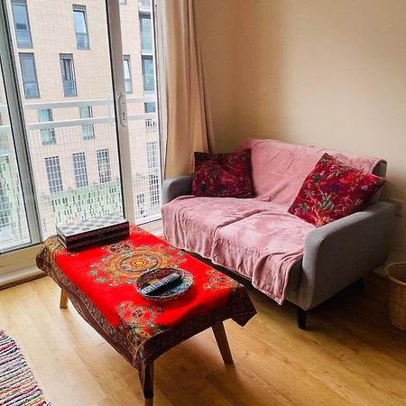 Bright Fun Relaxing Apartment In The Heart Of إبسوم المظهر الخارجي الصورة
